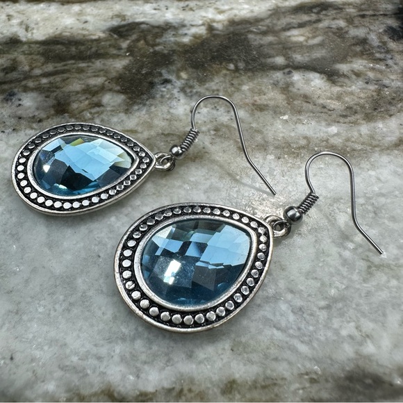 UP SCALE TIME - Silver Enameled Faceted Blue Topaz Look Teardrop Dangle Earrings - Picture 2 of 2